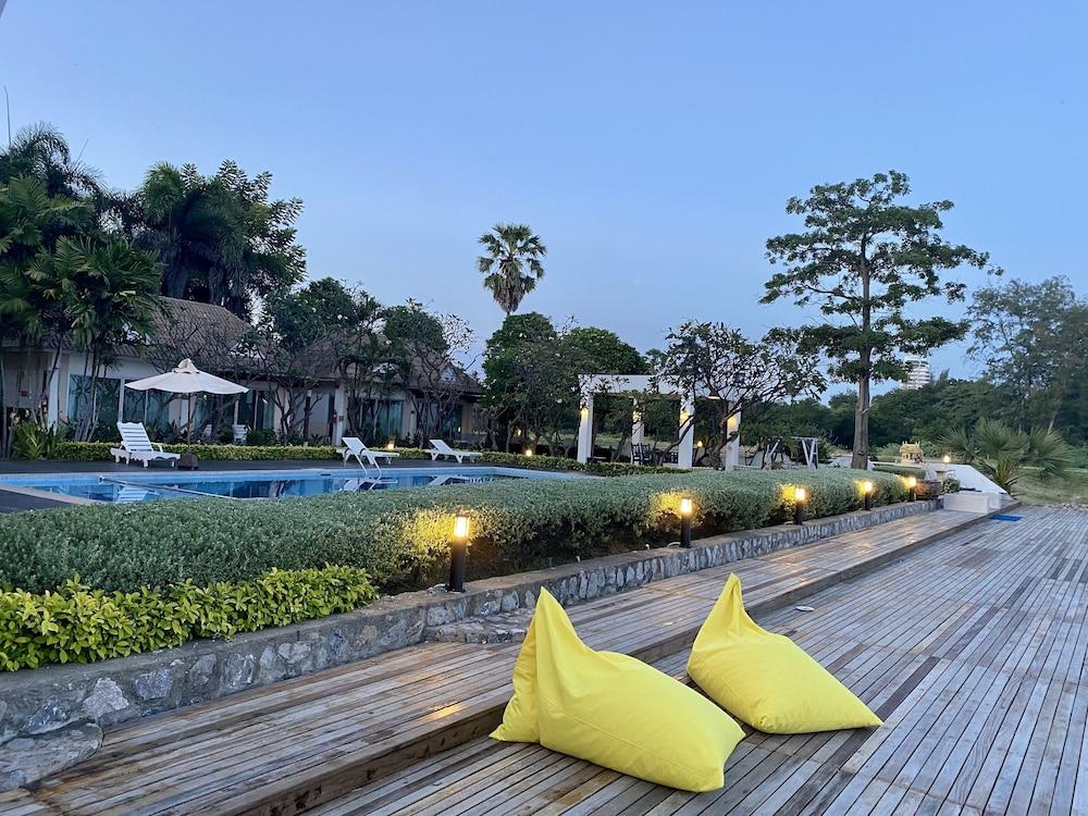 Chez Nous Boutique Resort Haad Chao Samran Luaran gambar
